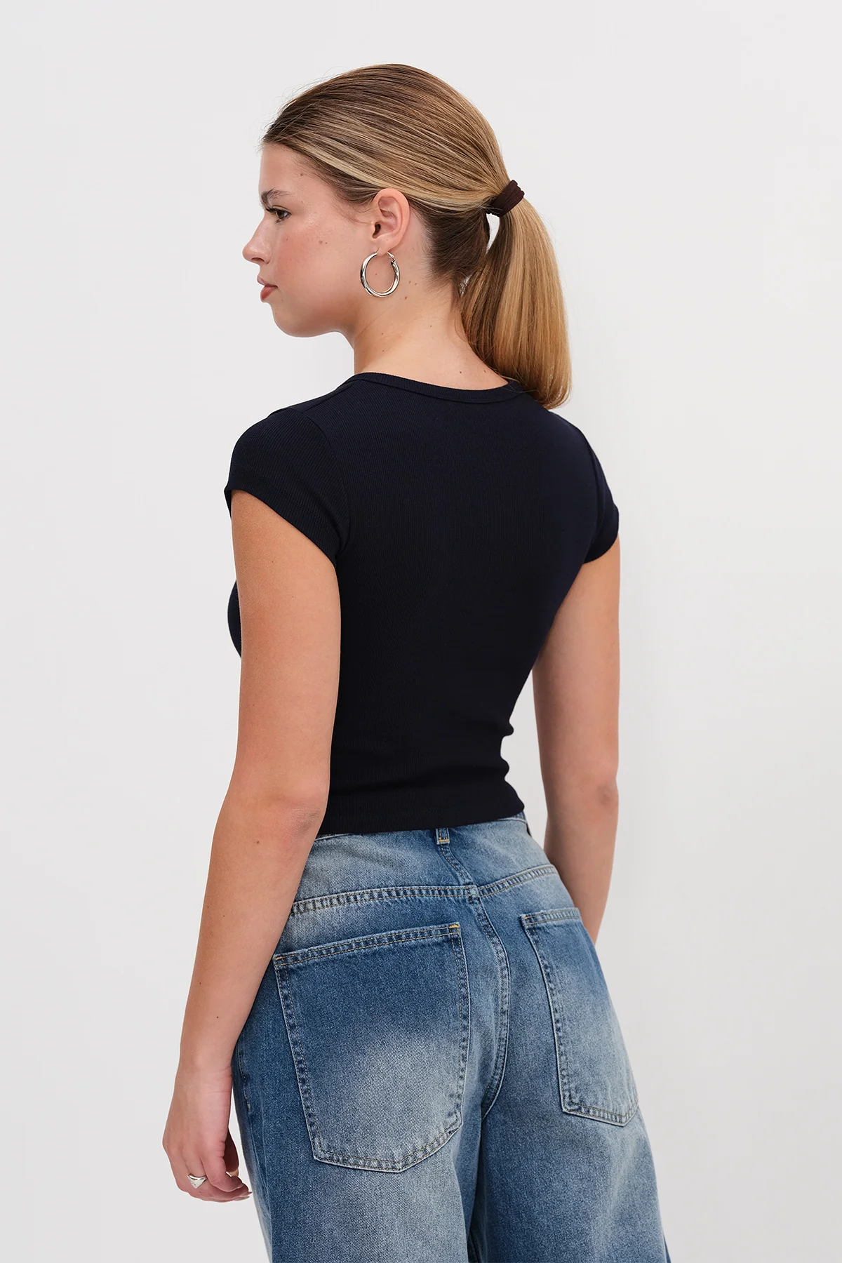 Basic Buttoned T-shirt - Image 33