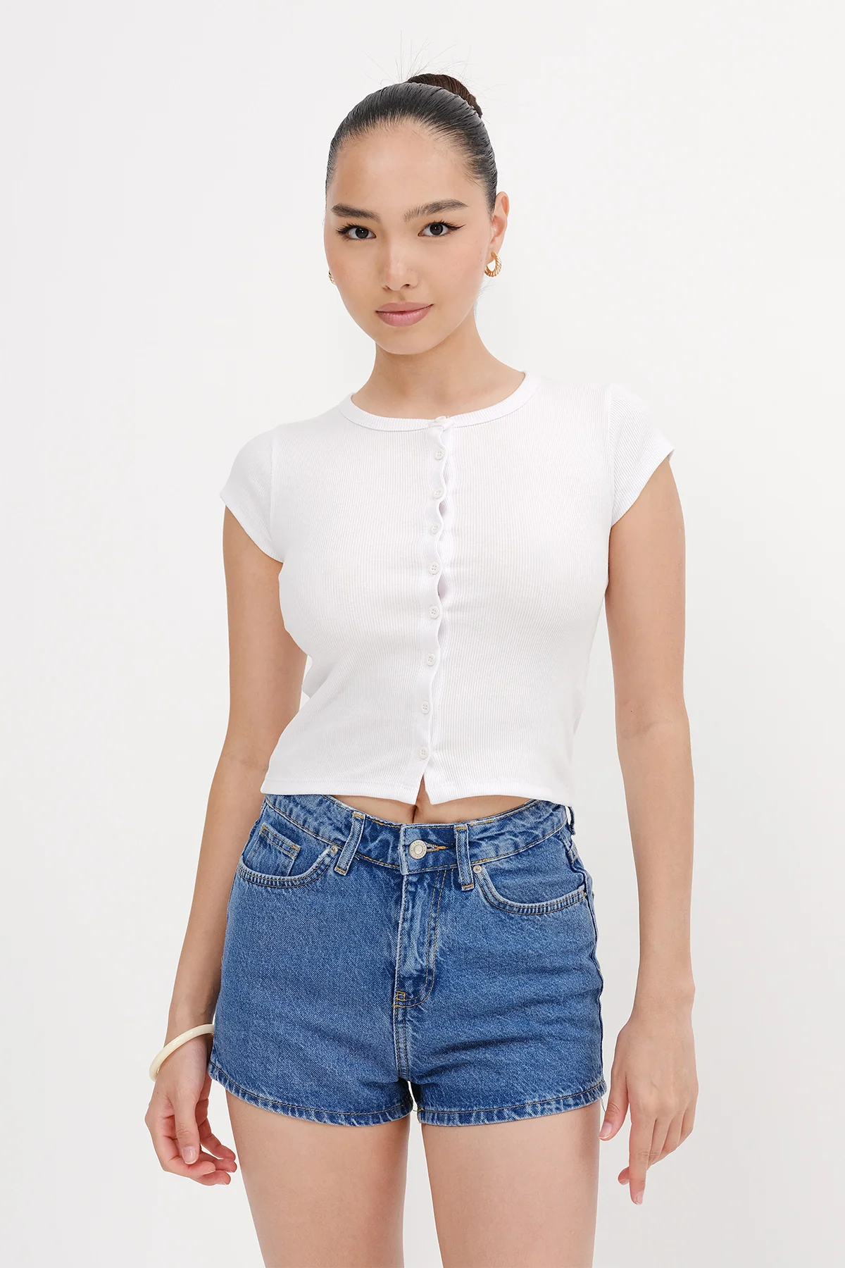 Basic Buttoned T-shirt - Image 4