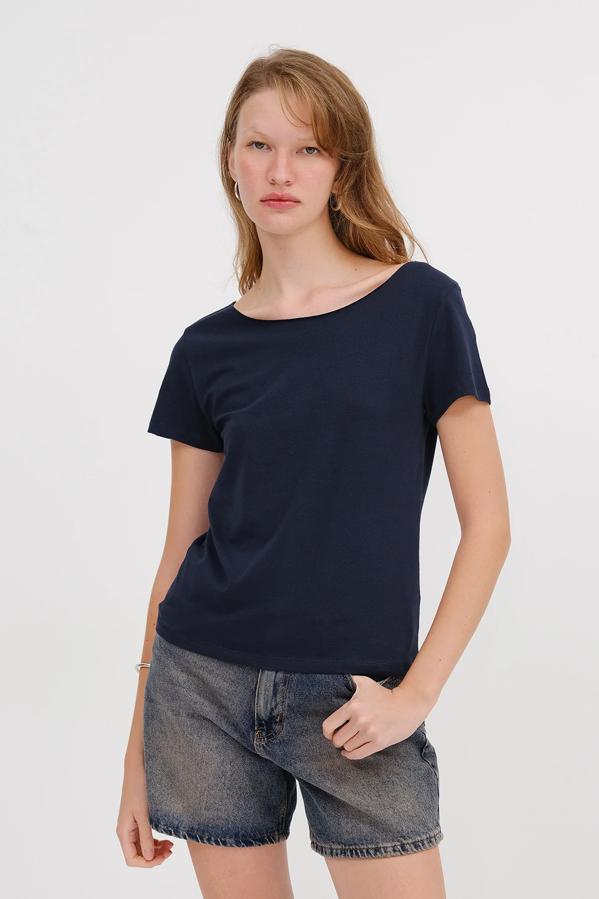 Boat Neck Basic T-shirt - Image 23