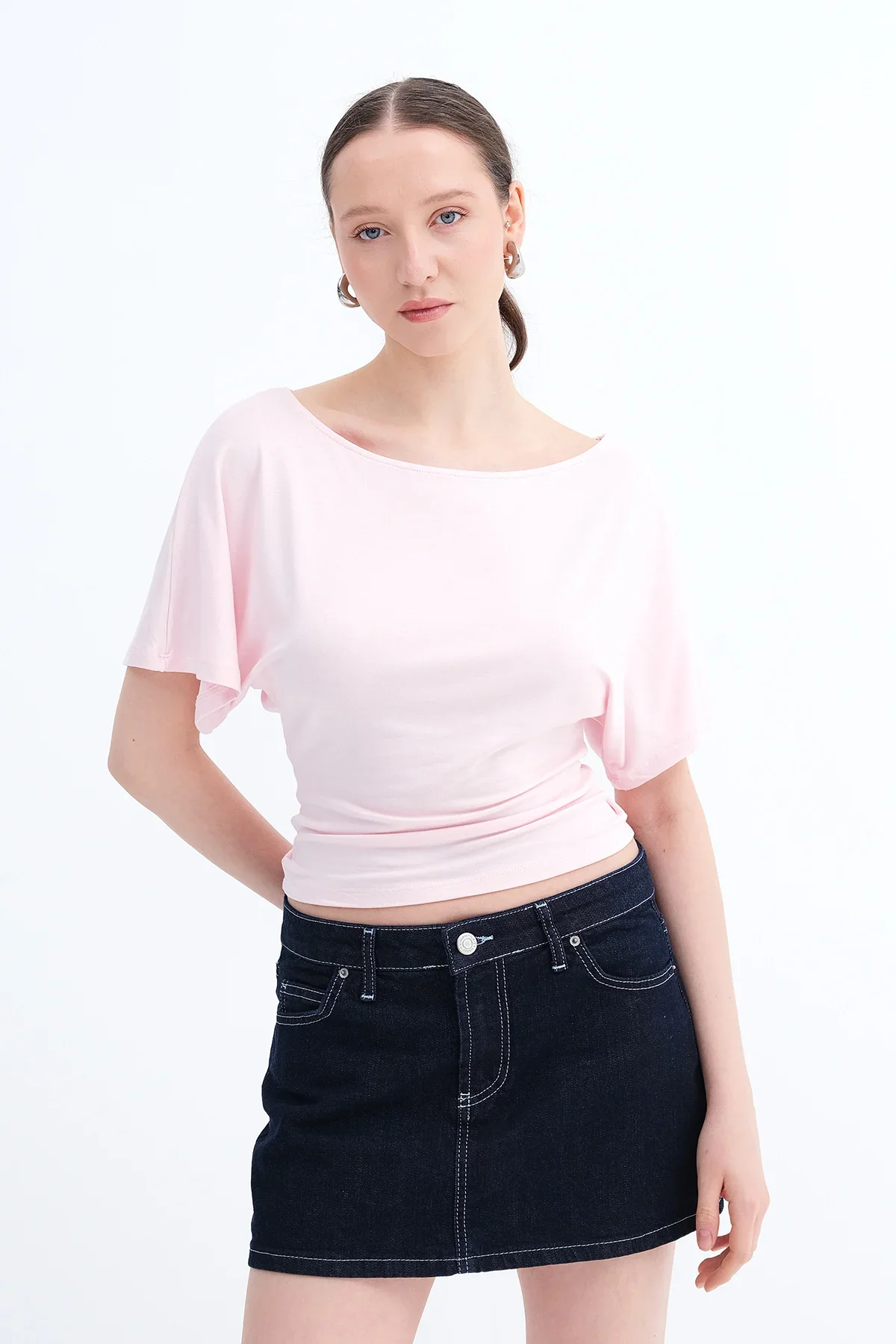 Boat Neck Basic T-shirt - Image 40