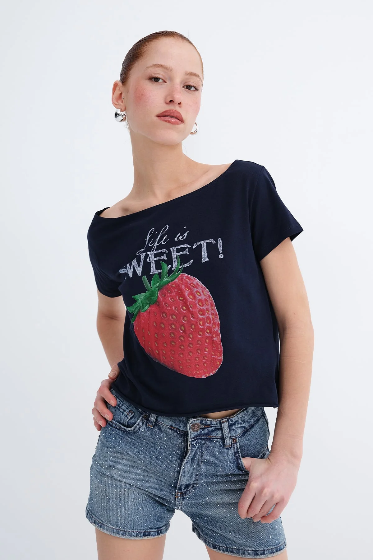 Boat Neck Printed T-shirt - Image 3
