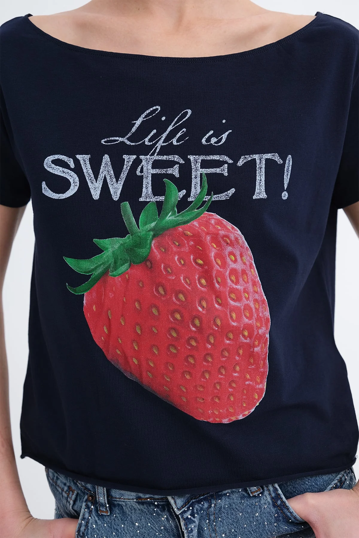 Boat Neck Printed T-shirt - Image 5