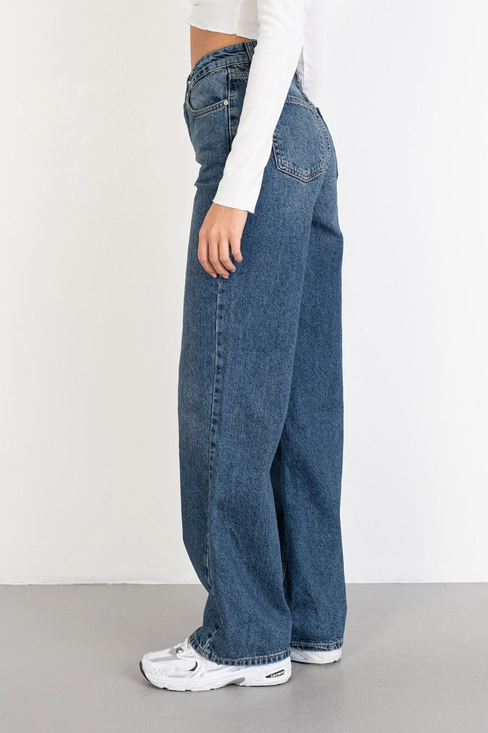 High Waist Wide Leg Jeans - Image 15