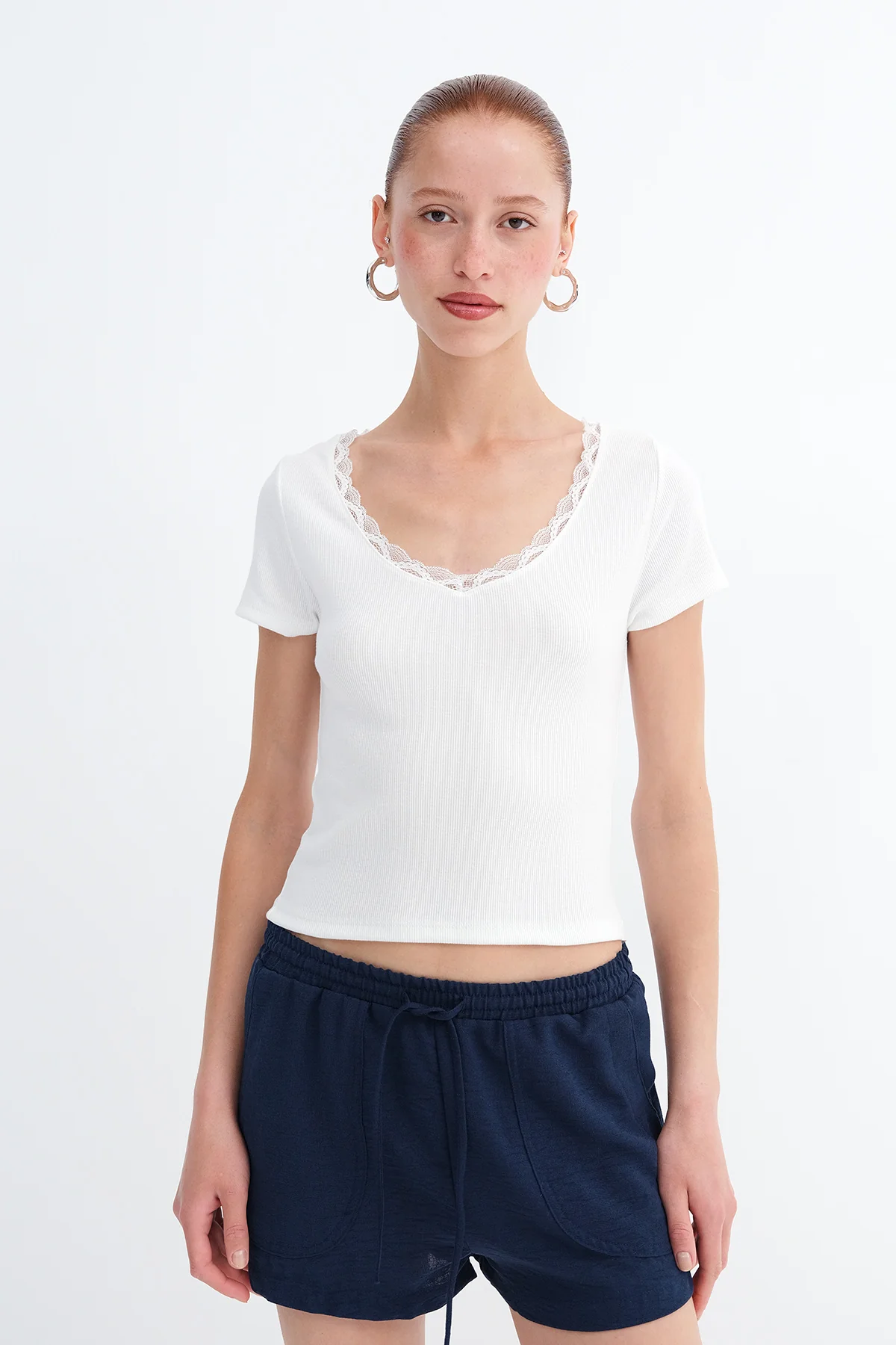 Lace Collar T-Shirt - Image 12