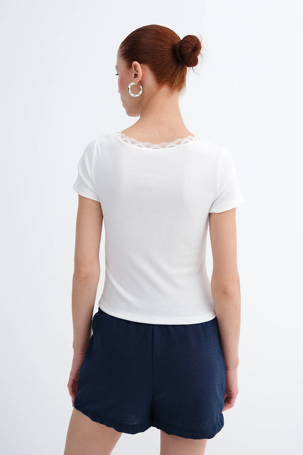 Lace Collar T-Shirt - Image 17