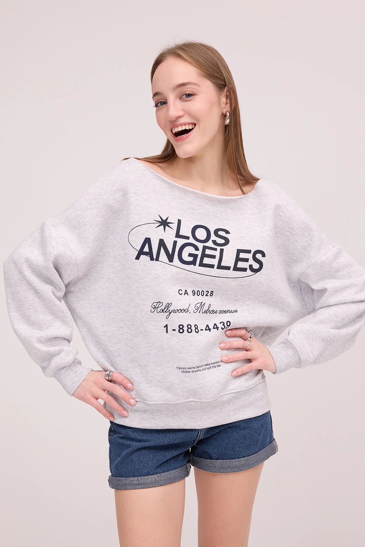 LOS ANGELES Written Raised Sweatshirt - Image 4