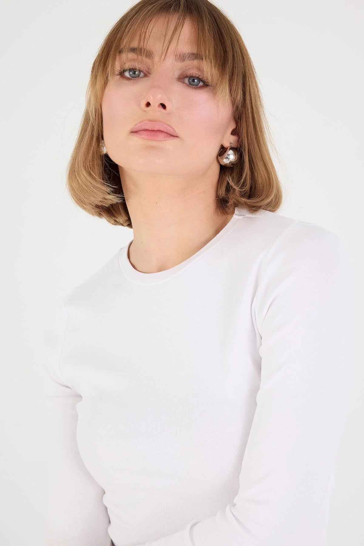 Round Neck Basic Crop Blouse - Image 21