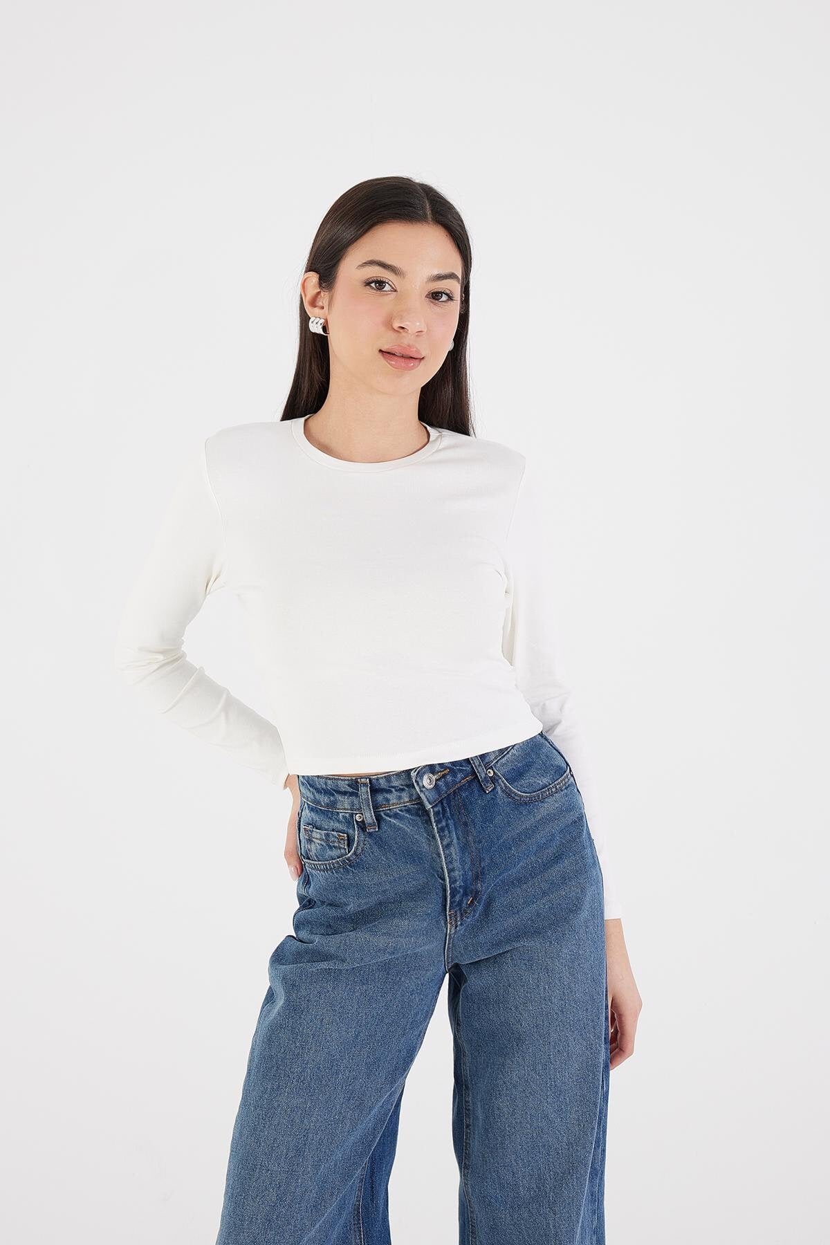 Round Neck Basic Crop Blouse - Image 33