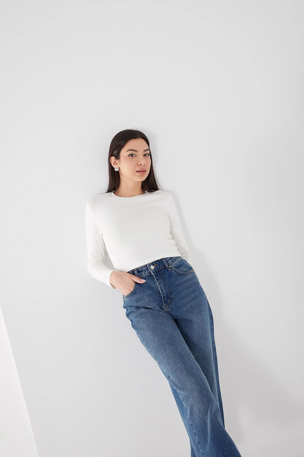 Round Neck Basic Crop Blouse - Image 34