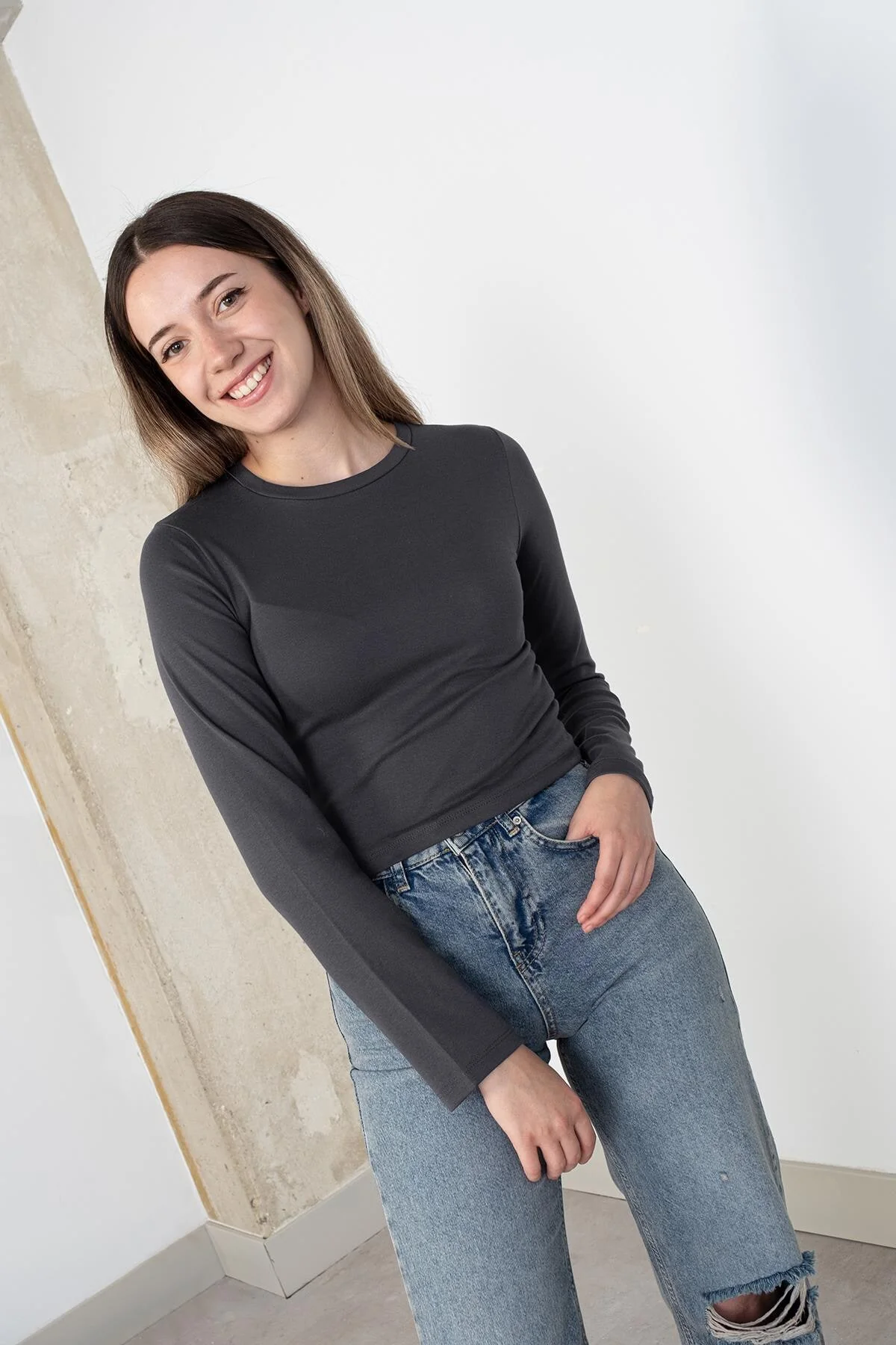 Round Neck Basic Crop Blouse - Image 41