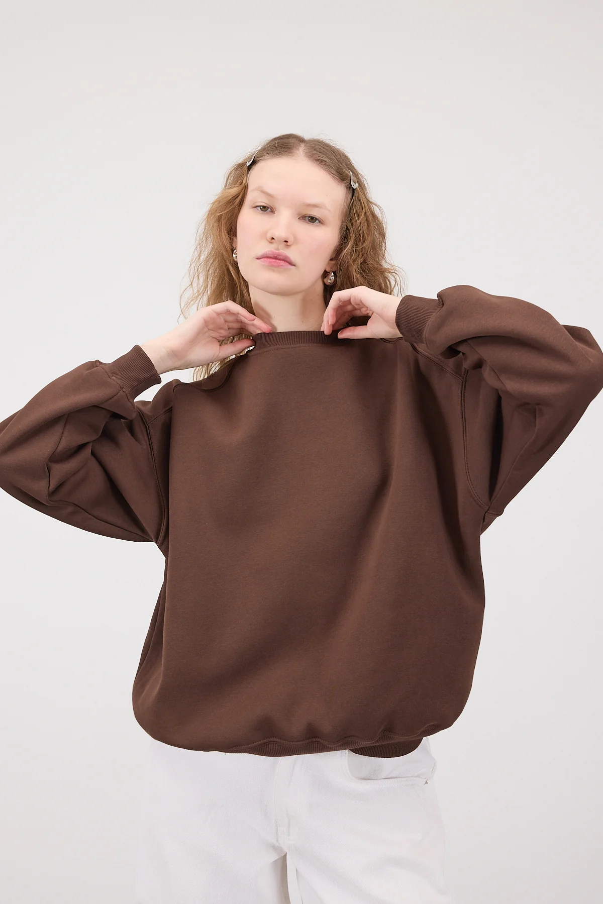 Round Neck Basic Sweatshirt - Image 2