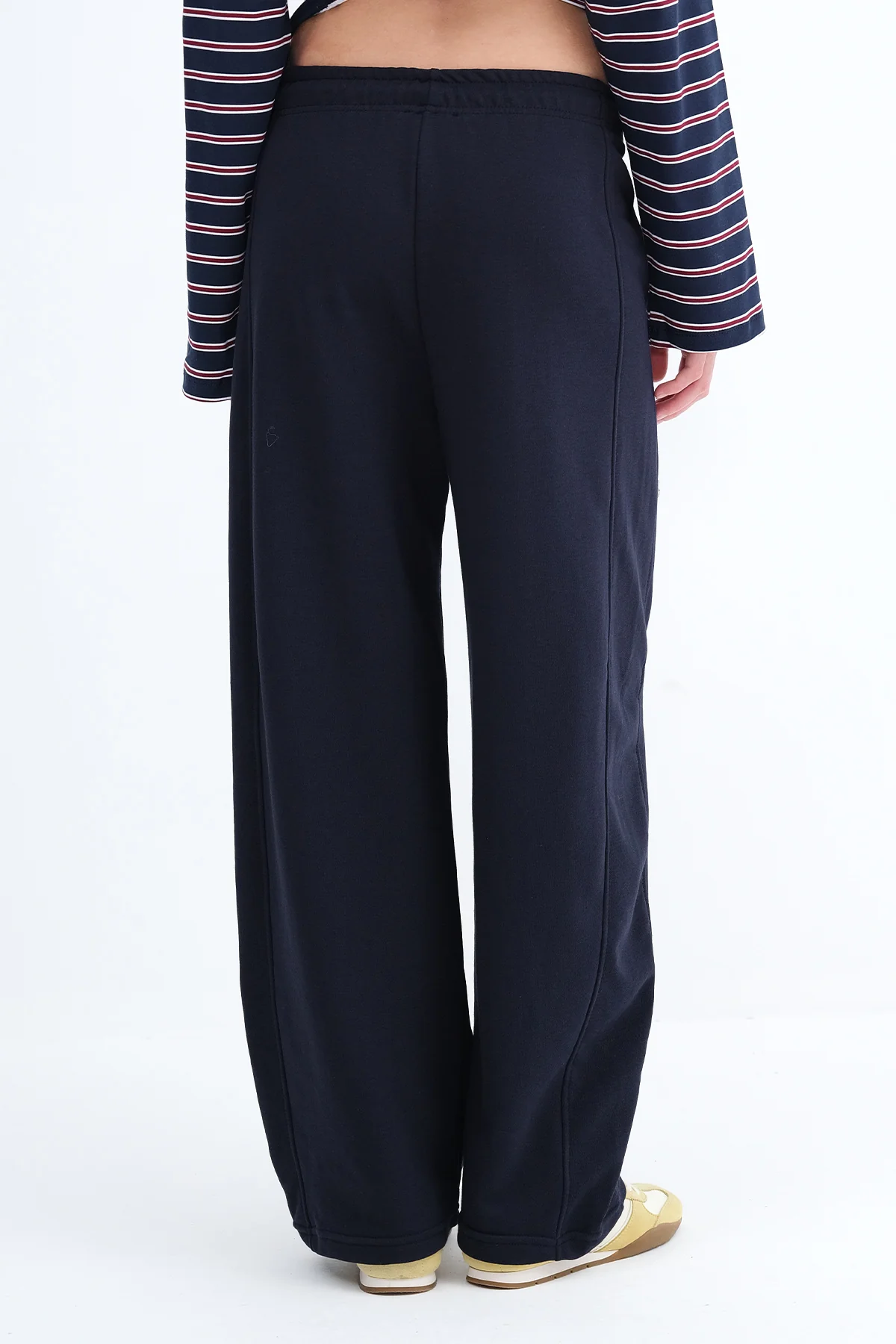 Wide Leg Sweatpants with Pockets - Image 11