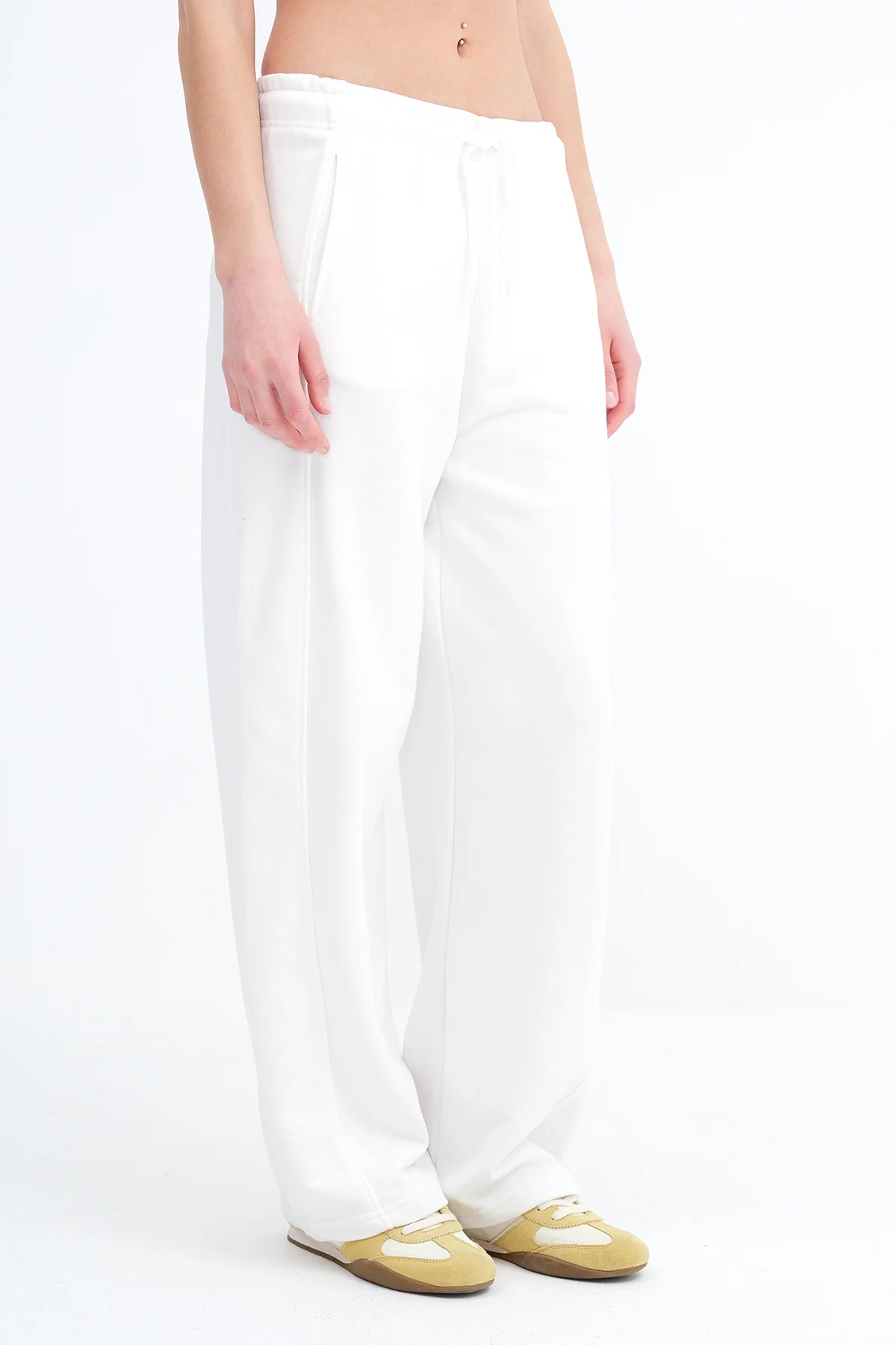 Wide Leg Sweatpants with Pockets - Image 15