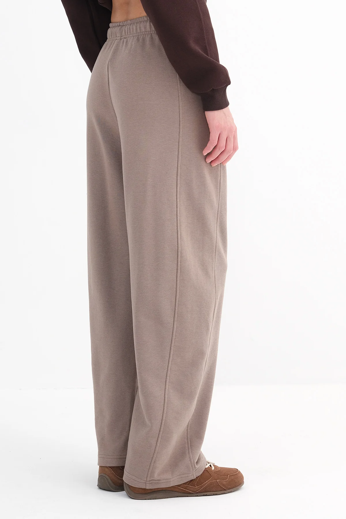 Wide Leg Sweatpants with Pockets - Image 23