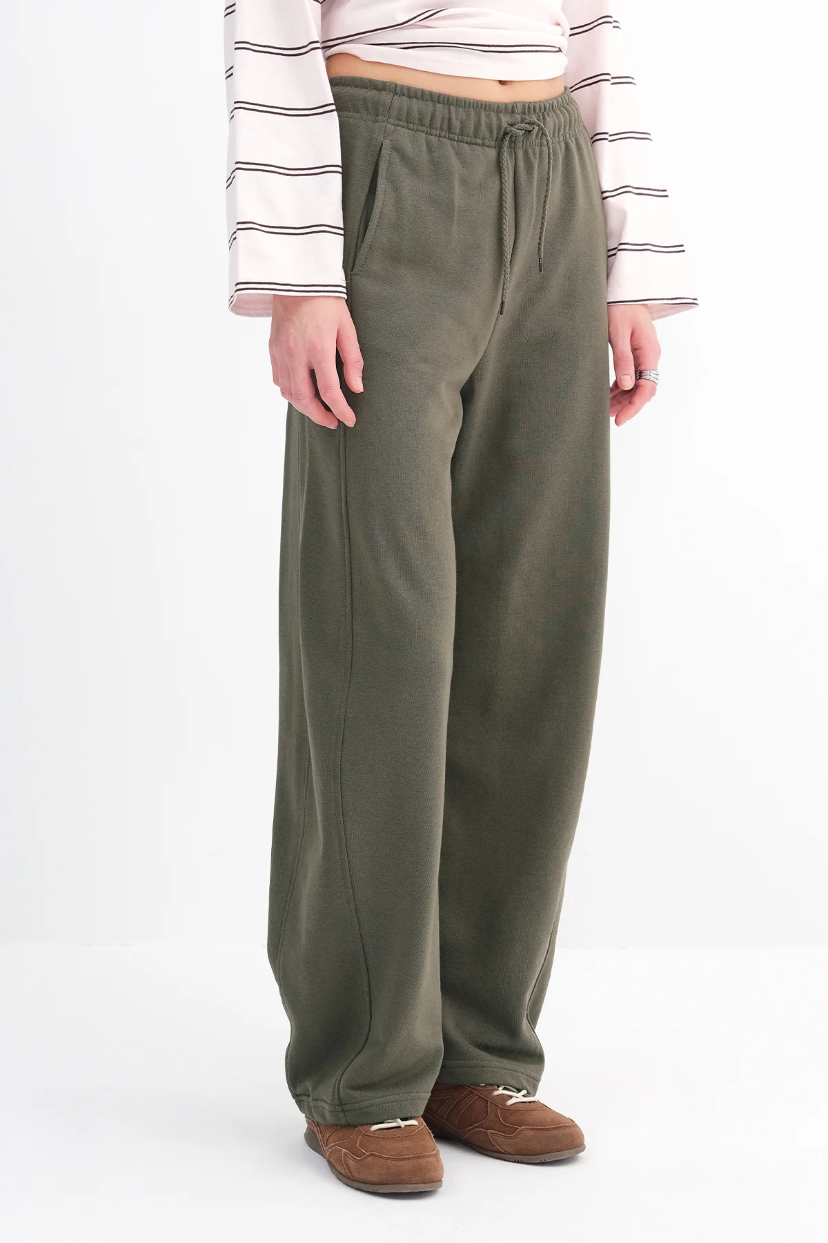 Wide Leg Sweatpants with Pockets - Image 27
