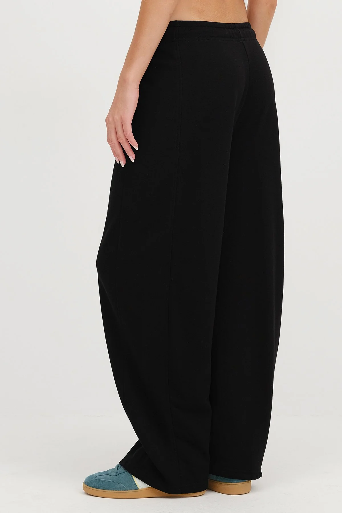 Wide Leg Sweatpants with Pockets - Image 28