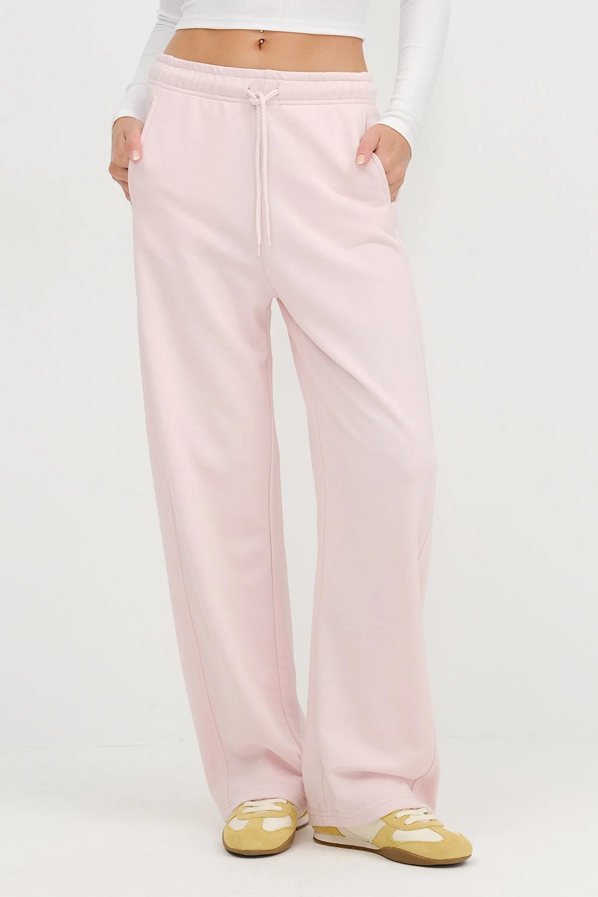 Wide Leg Sweatpants with Pockets - Image 32