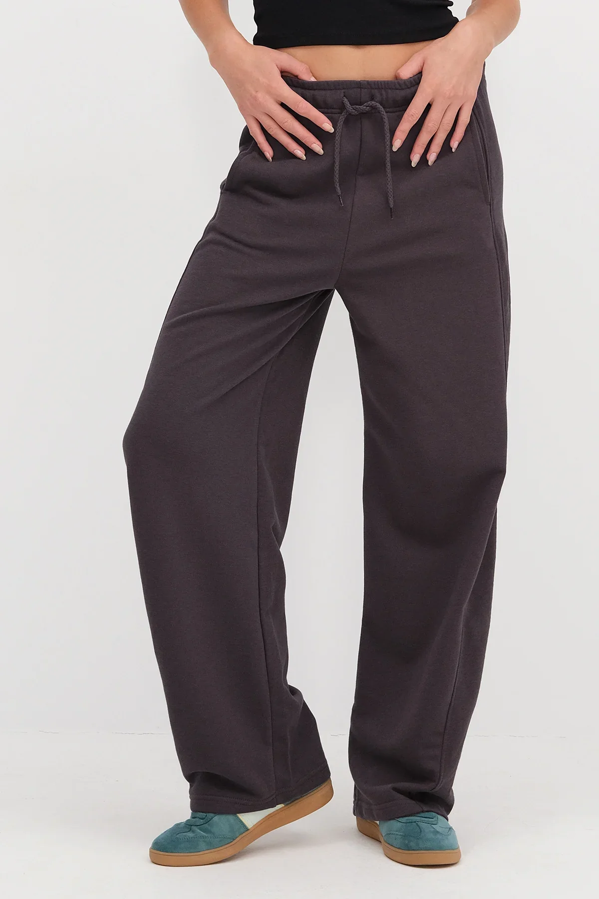 Wide Leg Sweatpants with Pockets - Image 54