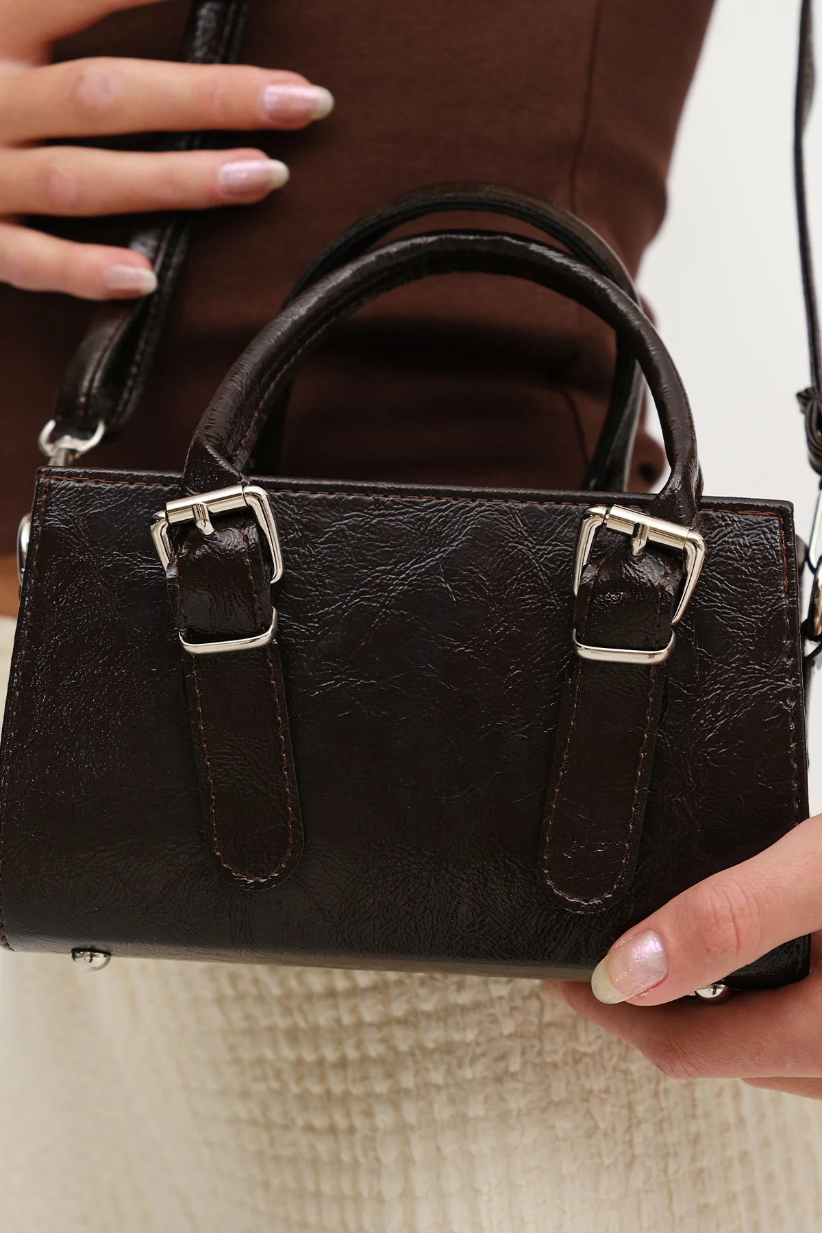 Zippered Hand and Shoulder Bag - Image 9