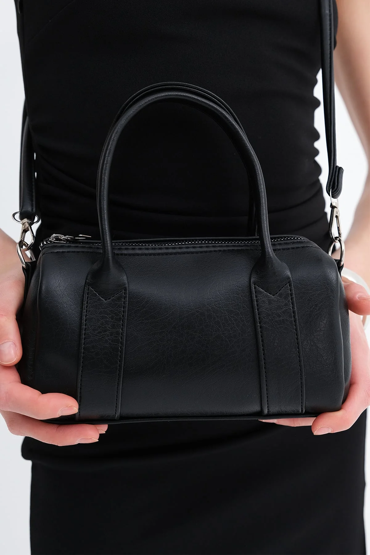 Zippered Hand & Shoulder Bag - Image 18